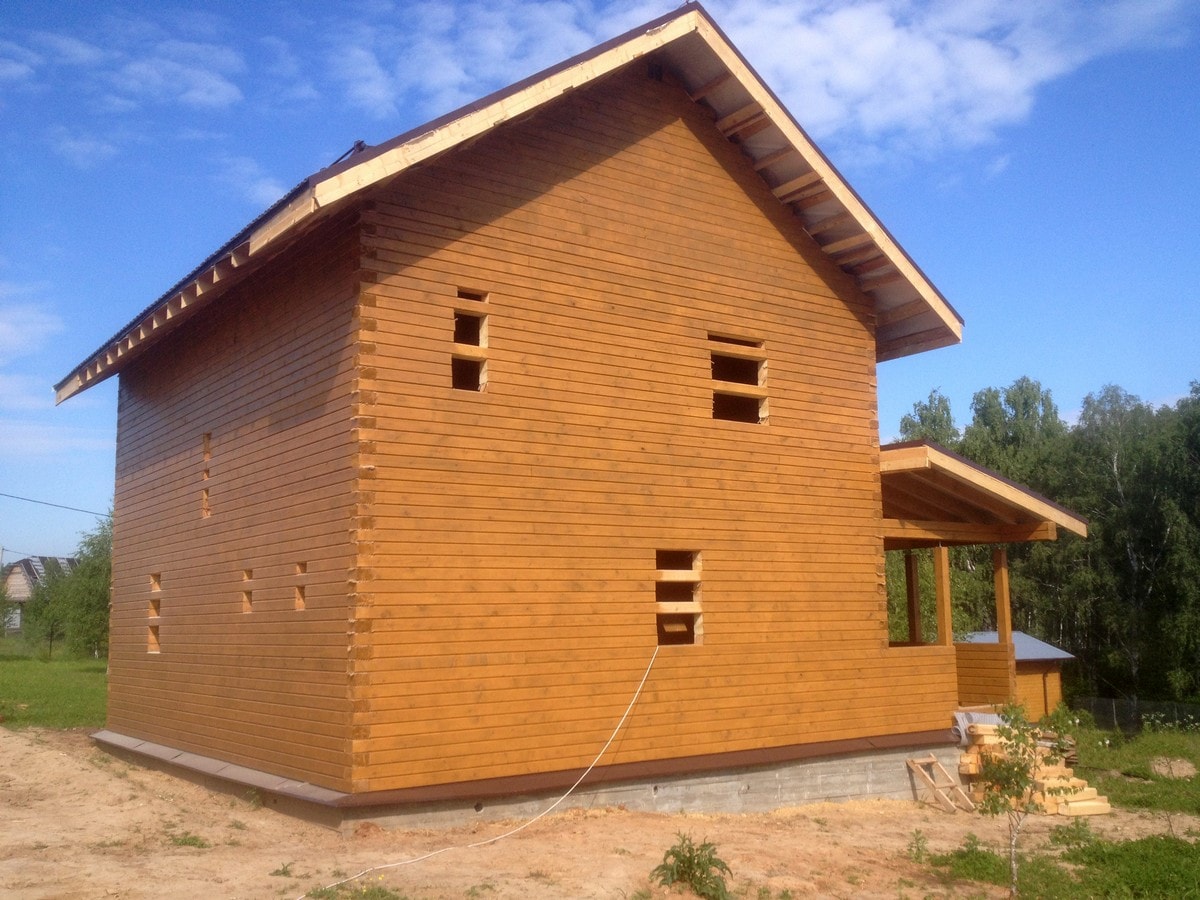 Дома из нестроганного бруса в Томске позволяют купить дома из бруса по цене от 10 000 рублей за квадратный метр.